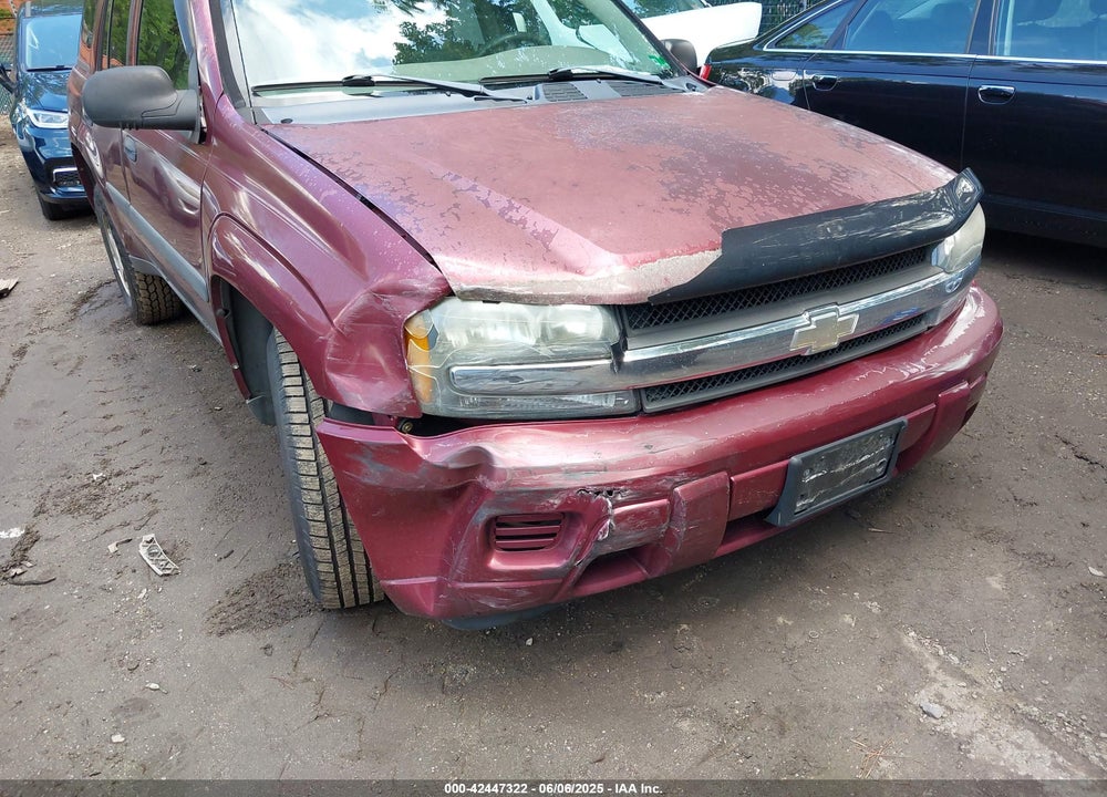 2005 CHEVROLET TRAILBLAZER LS VIN: 1GNDT13S752256537