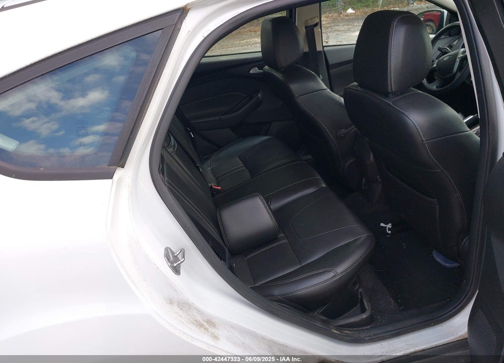 2013 FORD FOCUS VIN: 1FADP3K2XDL124882