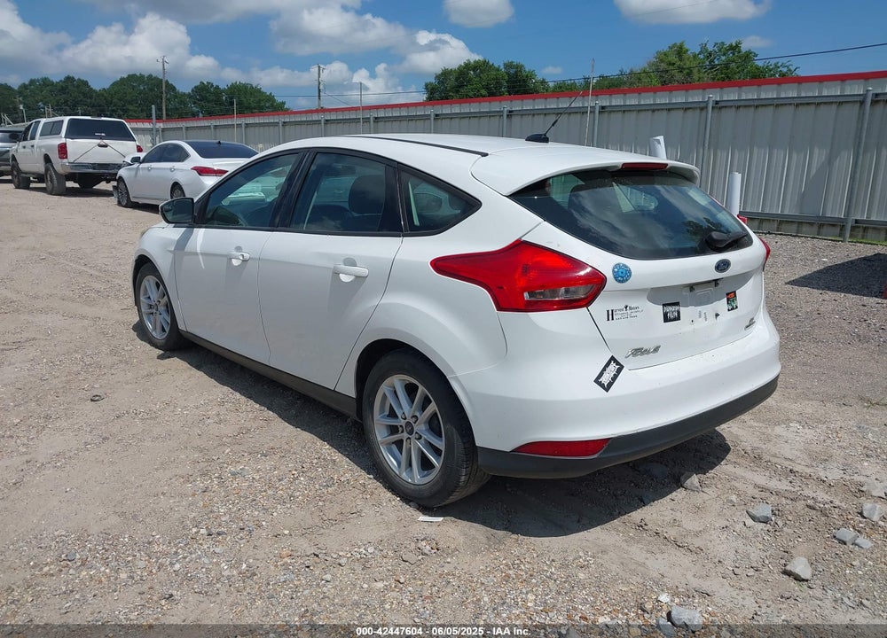 2015 FORD FOCUS SE VIN: 1FADP3K23FL222722
