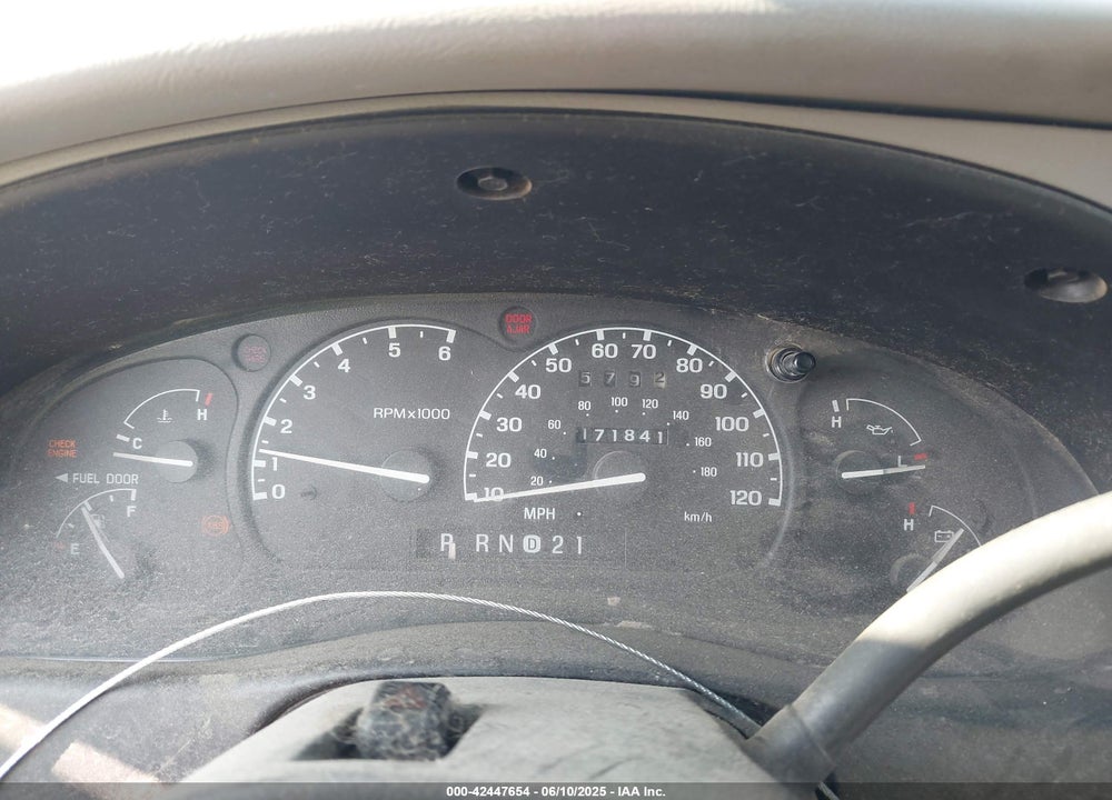 2001 FORD EXPLORER XLT VIN: 1FMZU83P11ZA52619