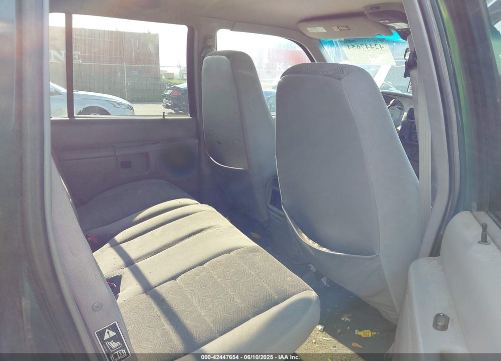 2001 FORD EXPLORER XLT VIN: 1FMZU83P11ZA52619