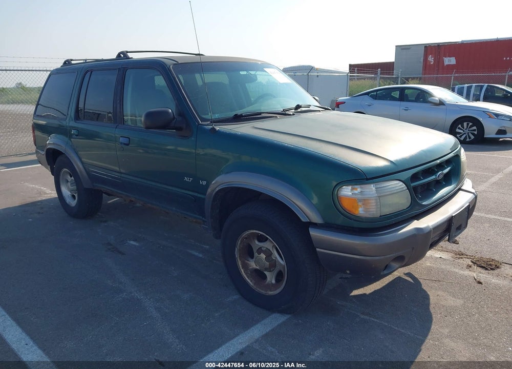 2001 FORD EXPLORER XLT VIN: 1FMZU83P11ZA52619