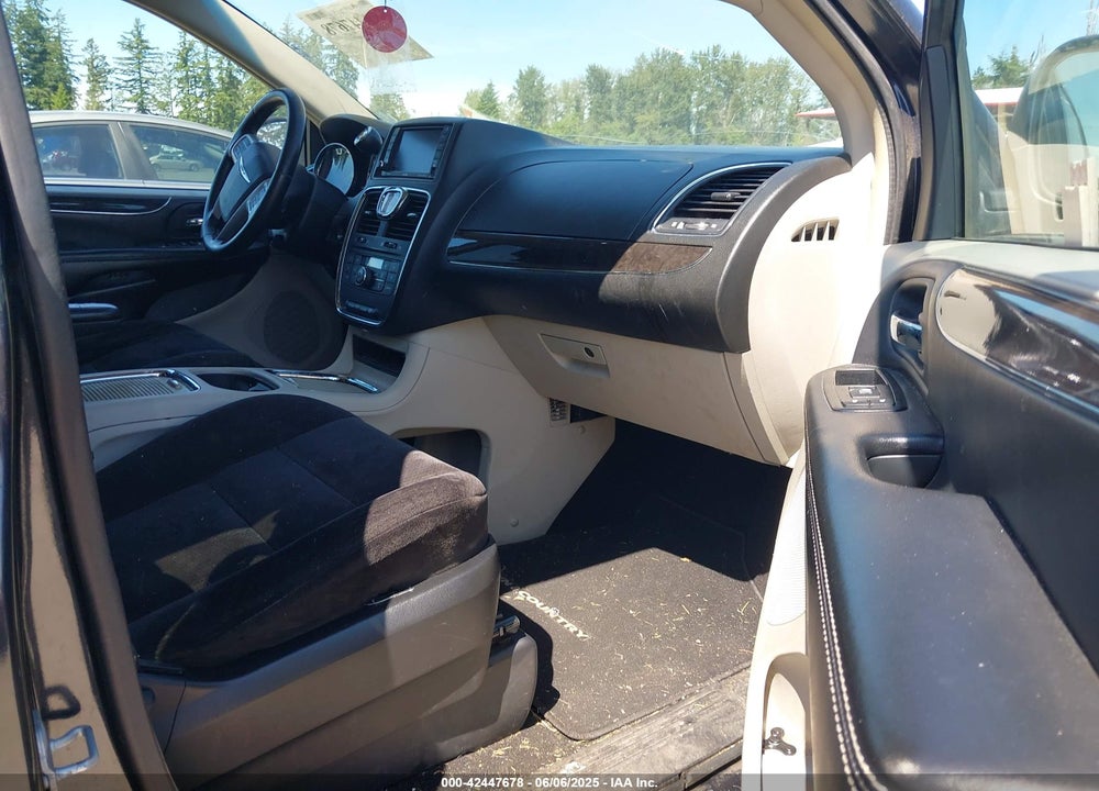 2014 CHRYSLER TOWN & COUNTRY TOURING VIN: 2C4RC1BG9ER241731