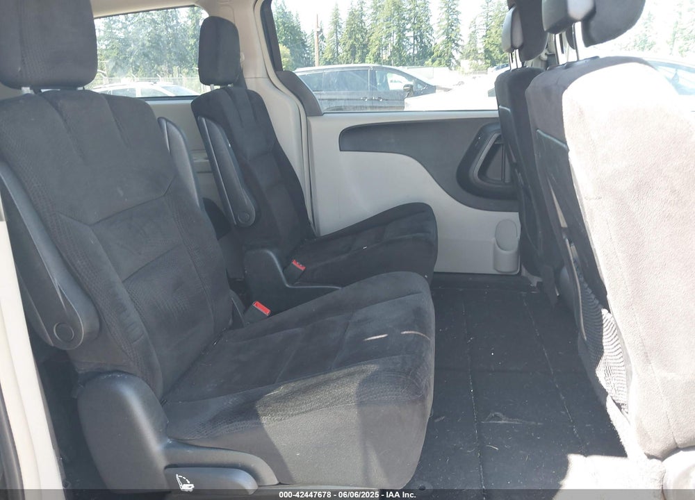 2014 CHRYSLER TOWN & COUNTRY TOURING VIN: 2C4RC1BG9ER241731