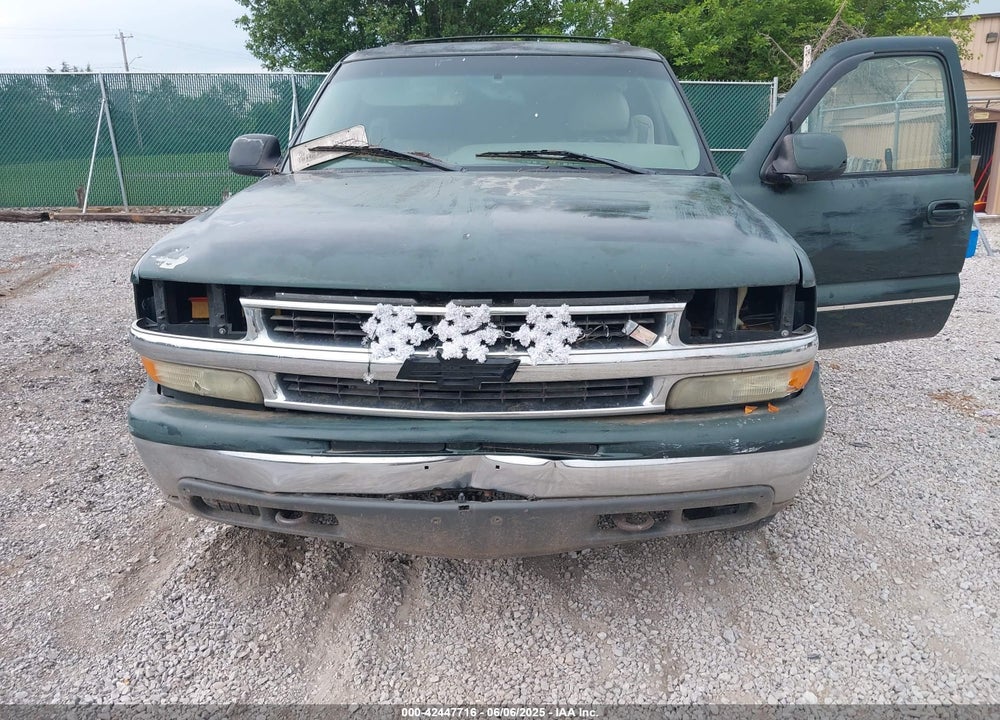 2001 CHEVROLET TAHOE LT VIN: 1GNEC13T11R138465