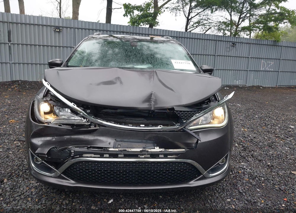 2019 CHRYSLER PACIFICA TOURING L VIN: 2C4RC1BG1KR651984