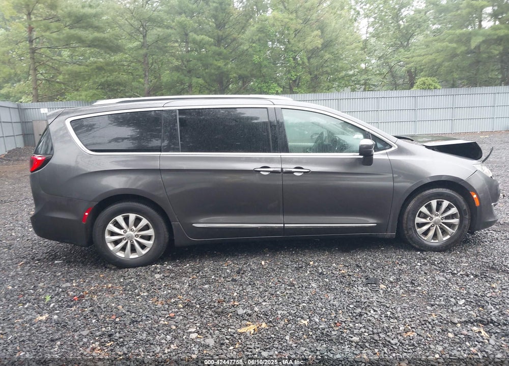 2019 CHRYSLER PACIFICA TOURING L VIN: 2C4RC1BG1KR651984