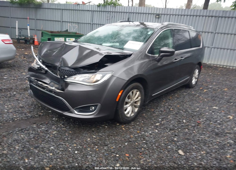 2019 CHRYSLER PACIFICA TOURING L VIN: 2C4RC1BG1KR651984