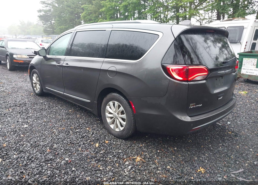 2019 CHRYSLER PACIFICA TOURING L VIN: 2C4RC1BG1KR651984