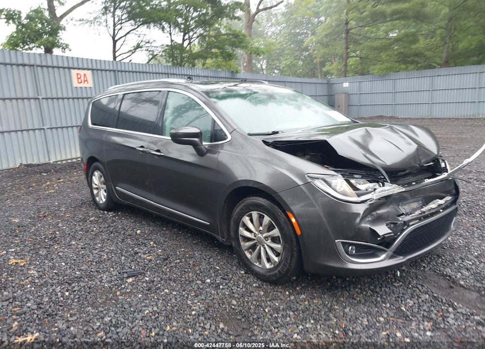 2019 CHRYSLER PACIFICA TOURING L VIN: 2C4RC1BG1KR651984