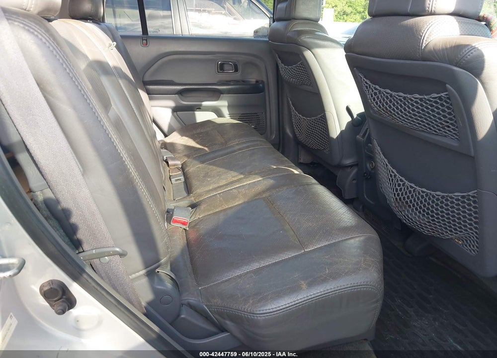 2004 HONDA PILOT VIN: 2HKYF185X4H578798