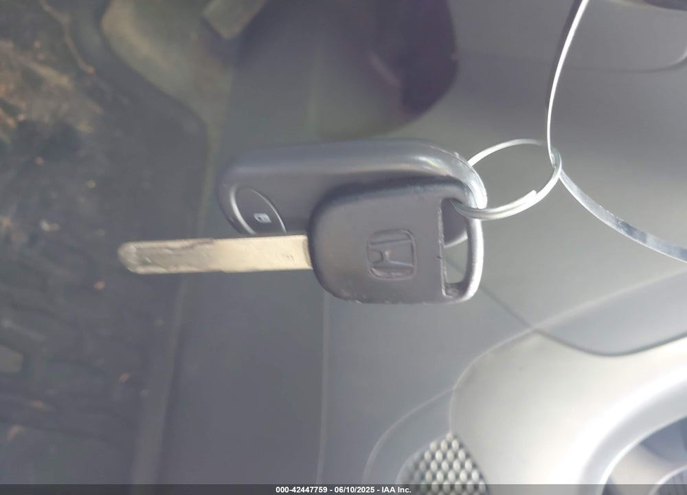2004 HONDA PILOT VIN: 2HKYF185X4H578798