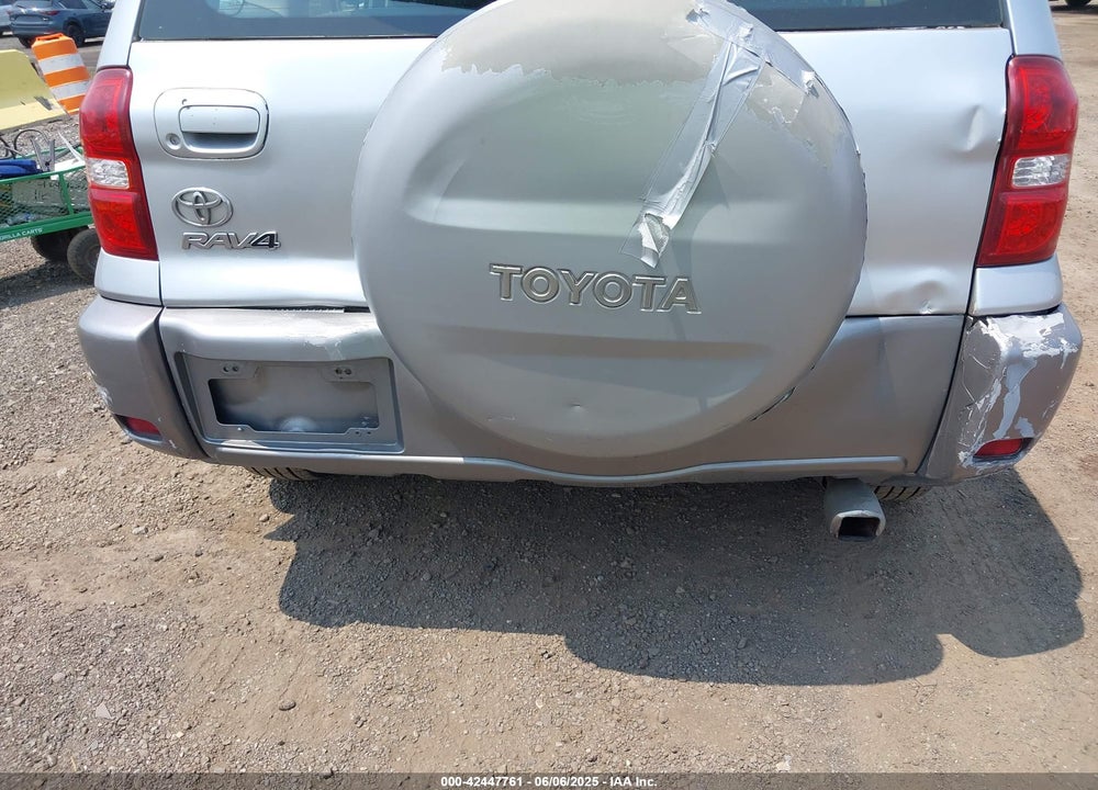 2004 TOYOTA RAV4 VIN: JTEGD20V740022654