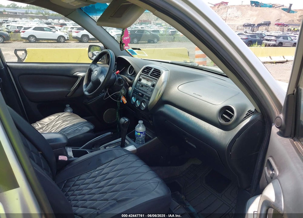 2004 TOYOTA RAV4 VIN: JTEGD20V740022654
