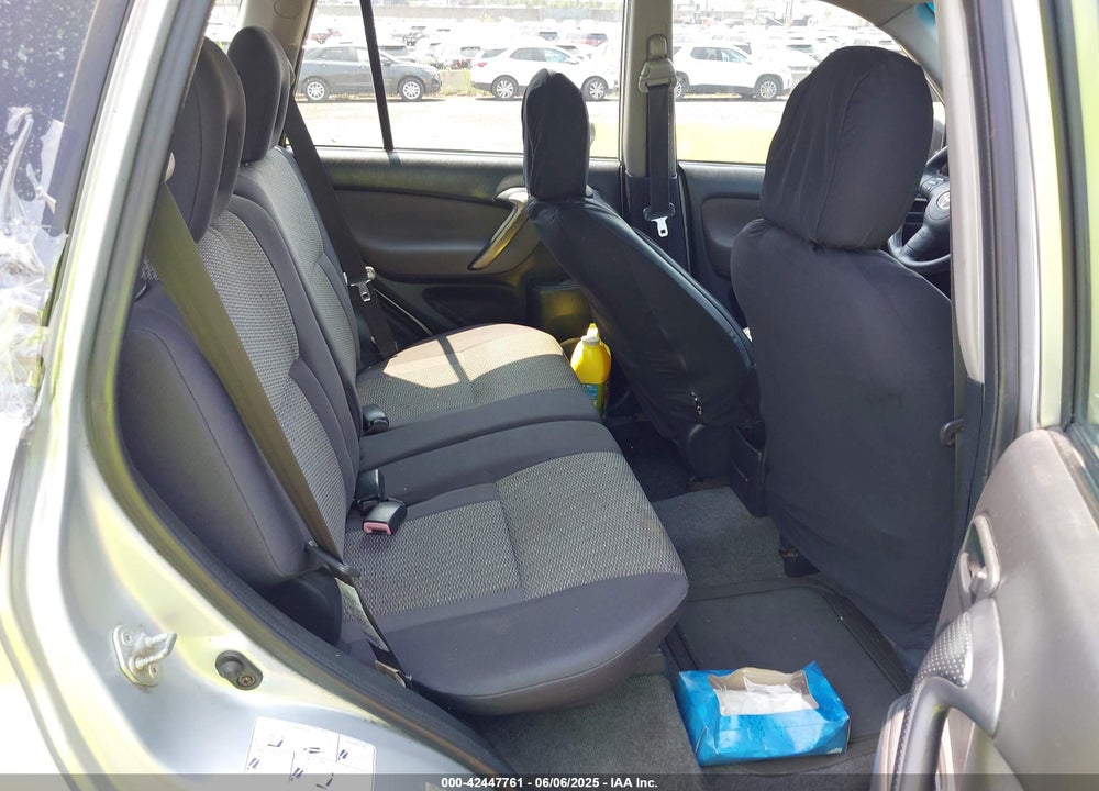 2004 TOYOTA RAV4 VIN: JTEGD20V740022654