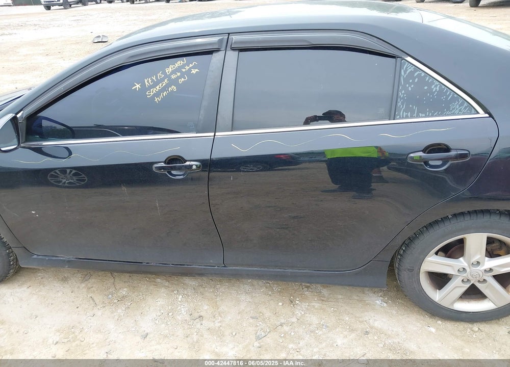 2014 TOYOTA CAMRY SE VIN: 4T1BF1FK7EU309742