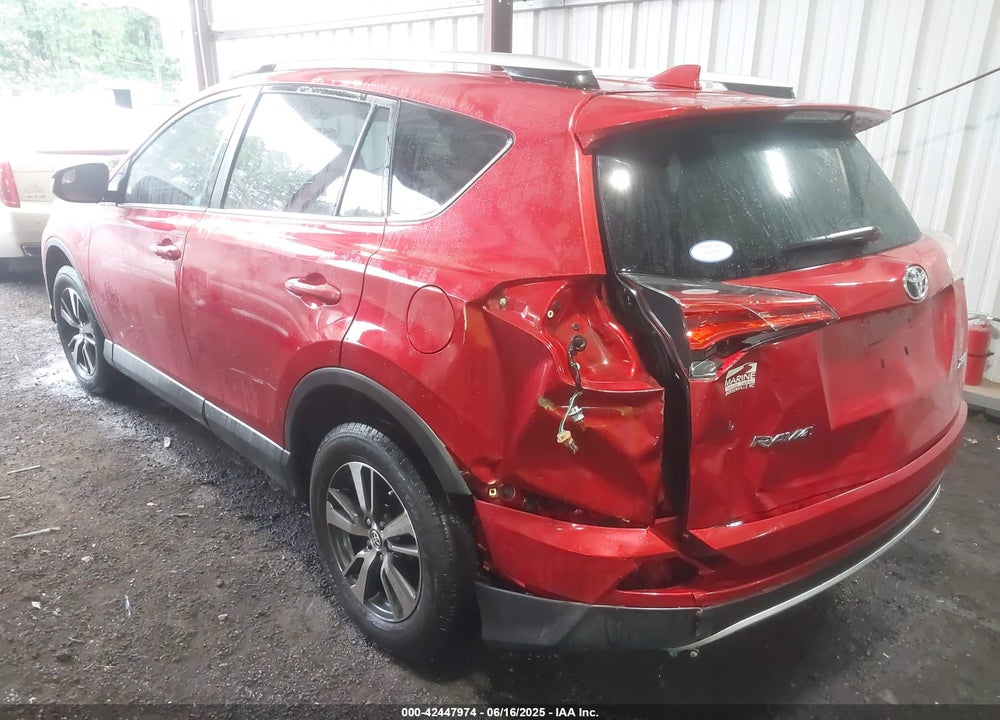 2016 TOYOTA RAV4 XLE VIN: 2T3WFREV0GW275097