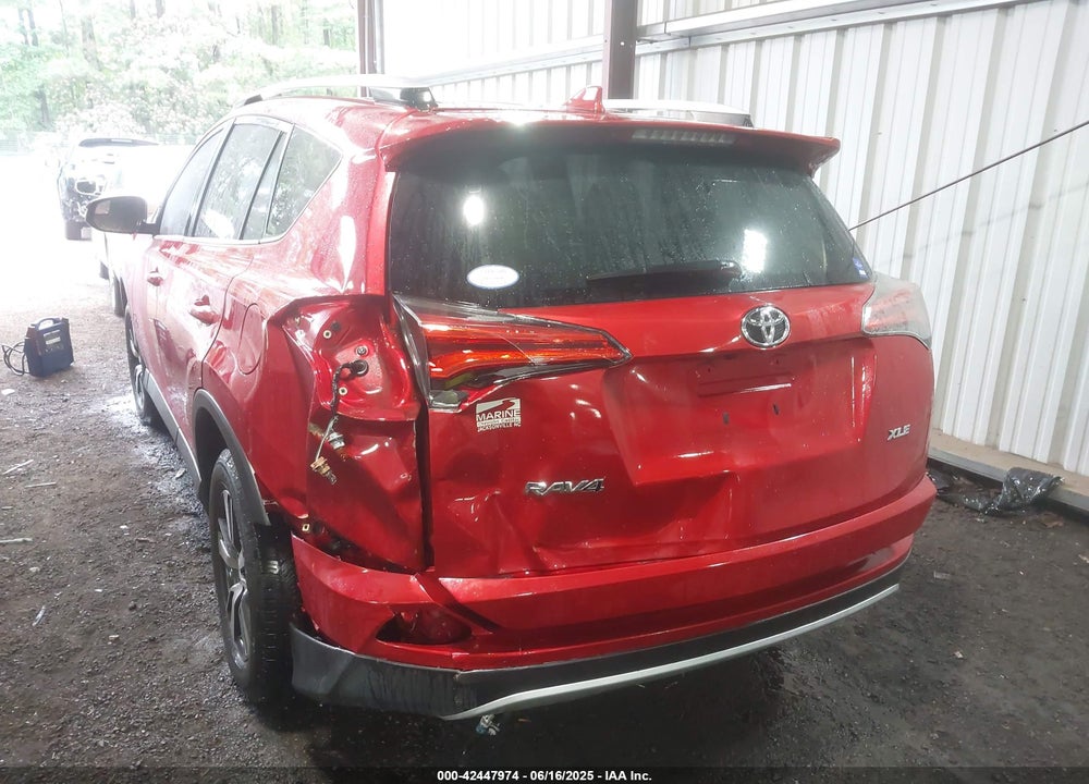 2016 TOYOTA RAV4 XLE VIN: 2T3WFREV0GW275097
