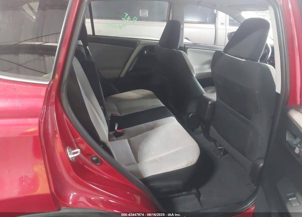 2016 TOYOTA RAV4 XLE VIN: 2T3WFREV0GW275097