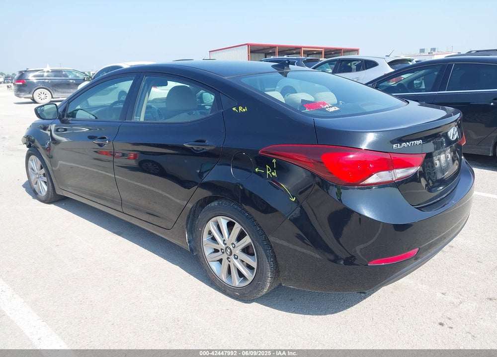 2015 HYUNDAI ELANTRA VIN: KMHDH4AE5FU303168