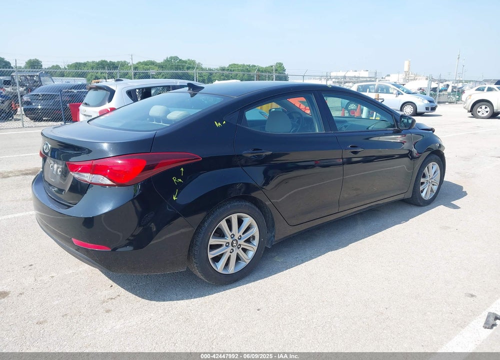 2015 HYUNDAI ELANTRA VIN: KMHDH4AE5FU303168