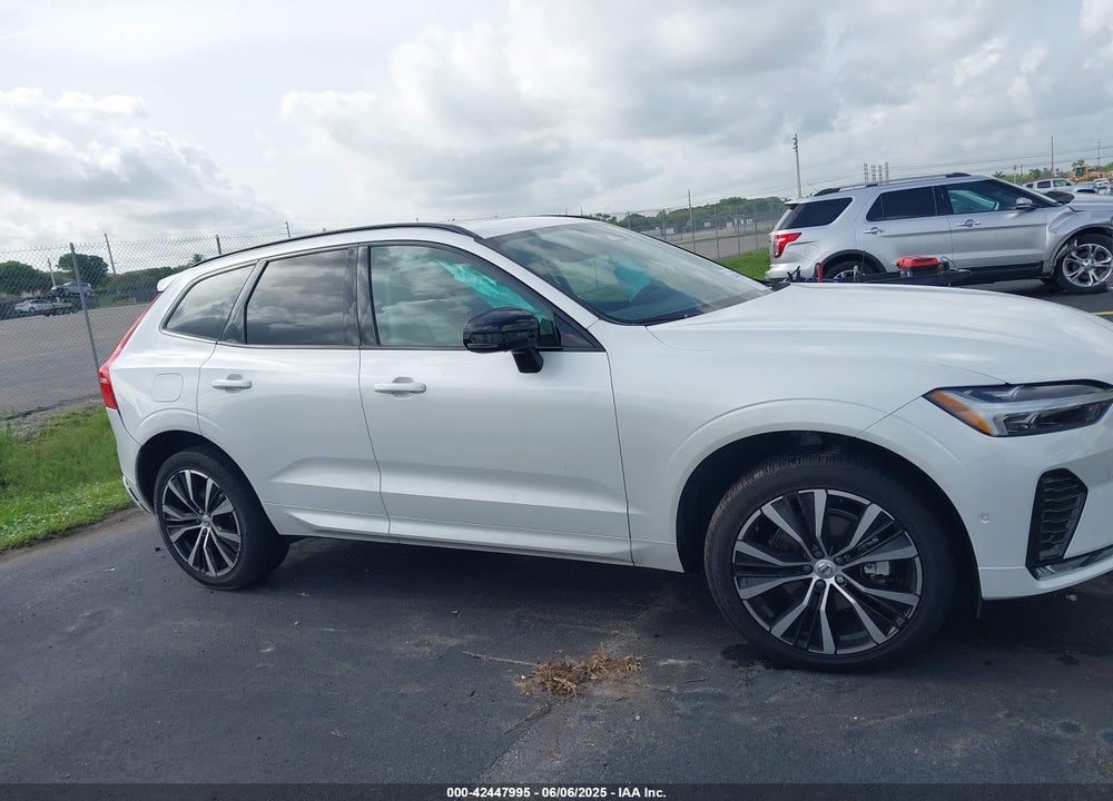 2024 VOLVO XC60 B5 PLUS DARK THEME VIN: YV4L12RL9R1818978