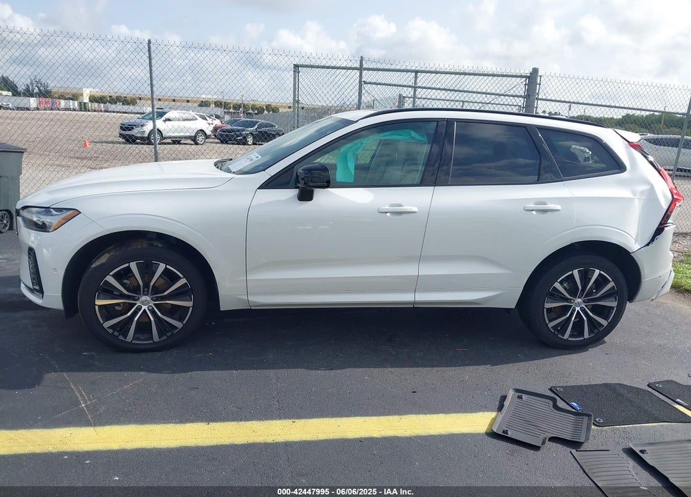 2024 VOLVO XC60 B5 PLUS DARK THEME VIN: YV4L12RL9R1818978