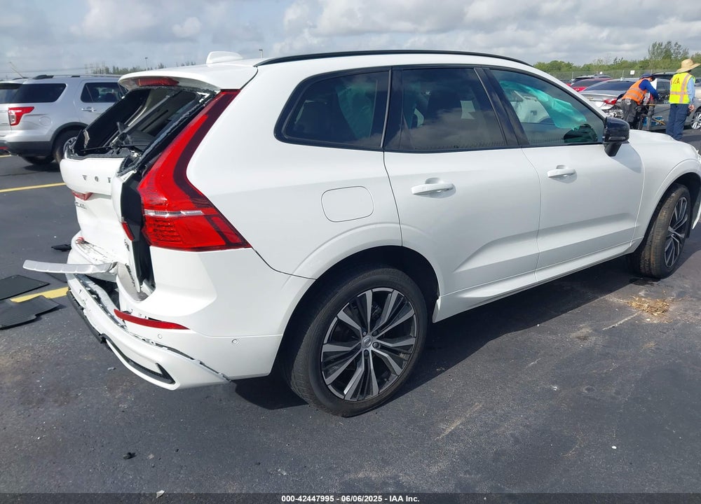 2024 VOLVO XC60 B5 PLUS DARK THEME VIN: YV4L12RL9R1818978