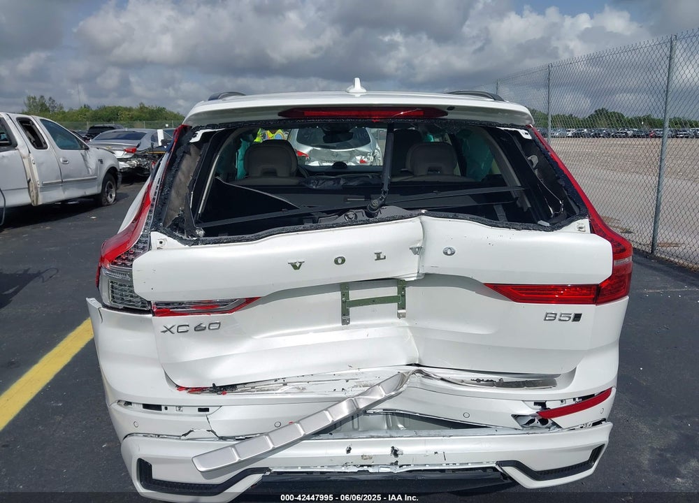 2024 VOLVO XC60 B5 PLUS DARK THEME VIN: YV4L12RL9R1818978