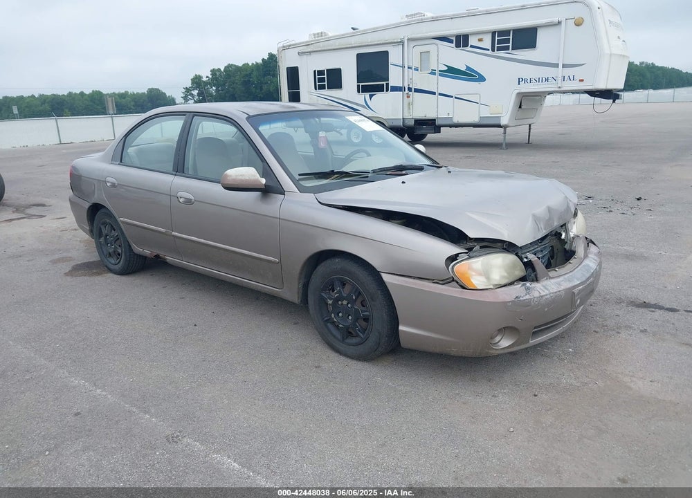 2003 KIA SPECTRA VIN: KNAFB121135263215
