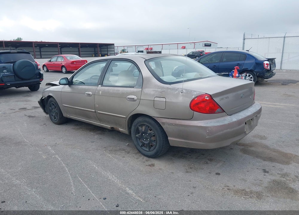 2003 KIA SPECTRA VIN: KNAFB121135263215
