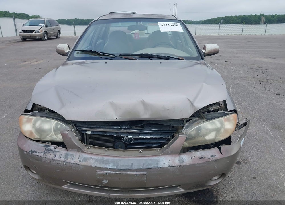 2003 KIA SPECTRA VIN: KNAFB121135263215
