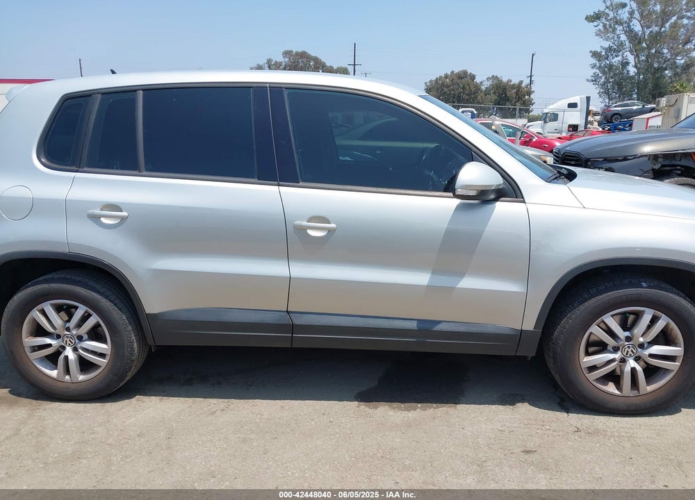 2013 VOLKSWAGEN TIGUAN VIN: WVGBV7AX8DW539950