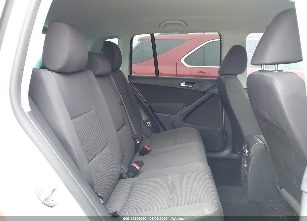 2013 VOLKSWAGEN TIGUAN VIN: WVGBV7AX8DW539950