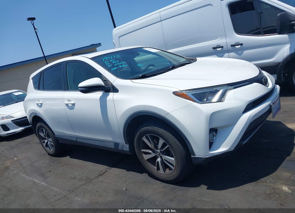 2017 TOYOTA RAV4 XLE VIN: JTMWFREV3HJ146612