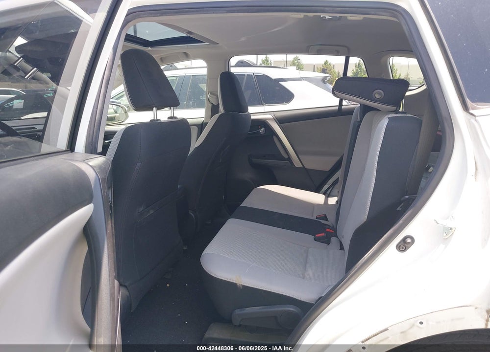 2017 TOYOTA RAV4 XLE VIN: JTMWFREV3HJ146612