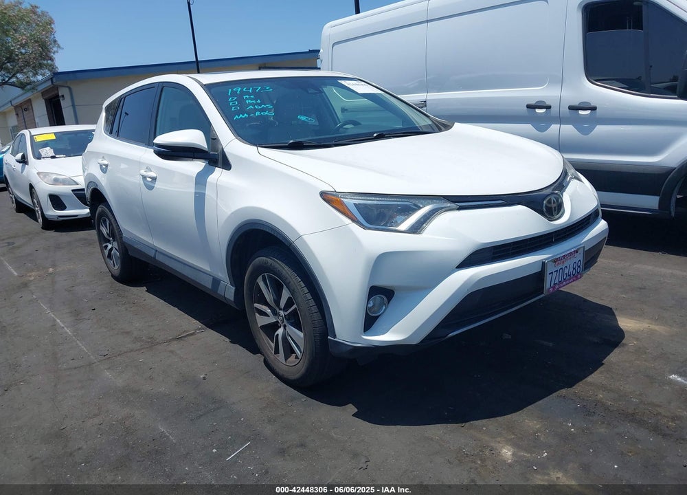 2017 TOYOTA RAV4 XLE VIN: JTMWFREV3HJ146612