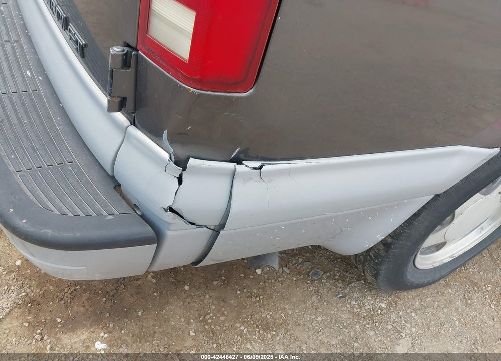 2000 CHEVROLET ASTRO VIN: 1GNEL19W1YB209135