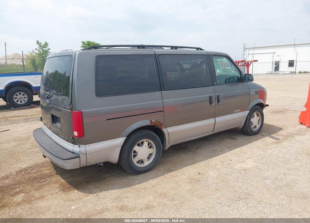 2000 CHEVROLET ASTRO VIN: 1GNEL19W1YB209135