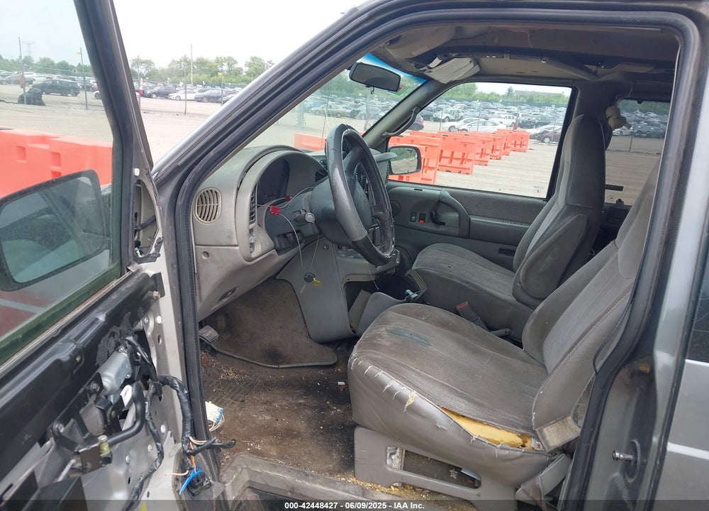 2000 CHEVROLET ASTRO VIN: 1GNEL19W1YB209135