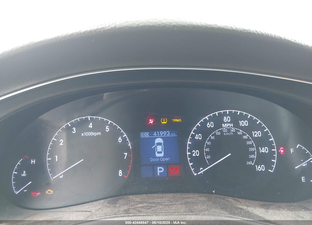 2013 HYUNDAI GENESIS VIN: KMHGC4DD4DU257795
