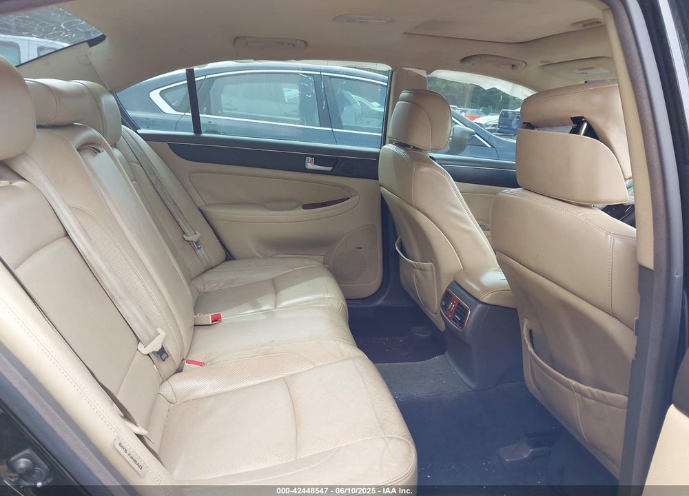 2013 HYUNDAI GENESIS VIN: KMHGC4DD4DU257795