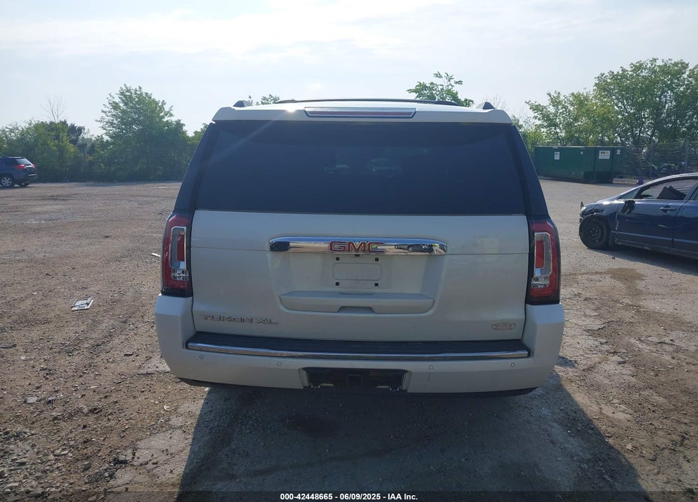 2015 GMC YUKON XL 1500 DENALI VIN: 1GKS2JKJ7FR560377