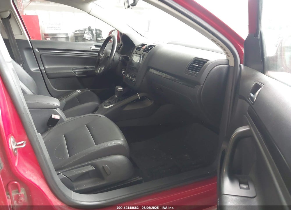 2010 VOLKSWAGEN JETTA SE VIN: 3VWRZ7AJ9AM035046