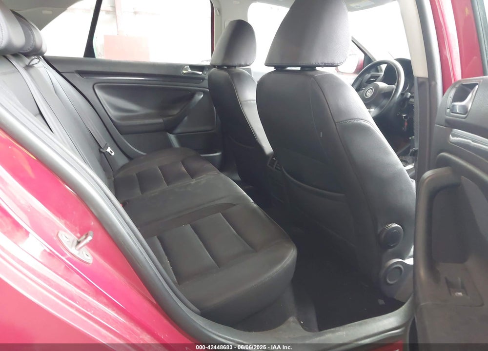2010 VOLKSWAGEN JETTA SE VIN: 3VWRZ7AJ9AM035046