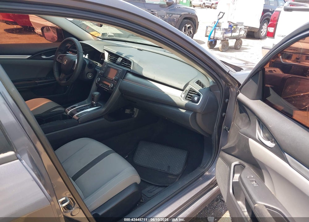 2018 HONDA CIVIC VIN: 2HGFC2F52JH597120