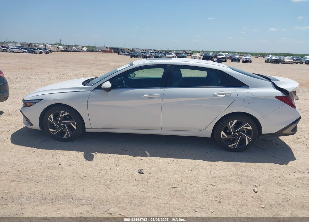 2024 HYUNDAI ELANTRA VIN: KMHLP4DG5RU815397