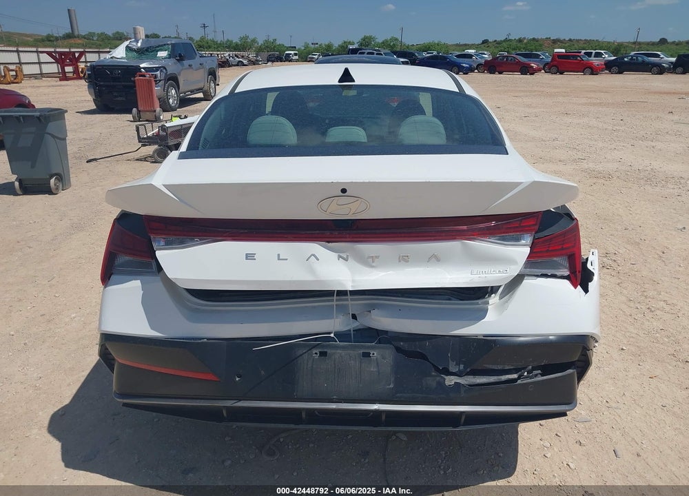 2024 HYUNDAI ELANTRA VIN: KMHLP4DG5RU815397
