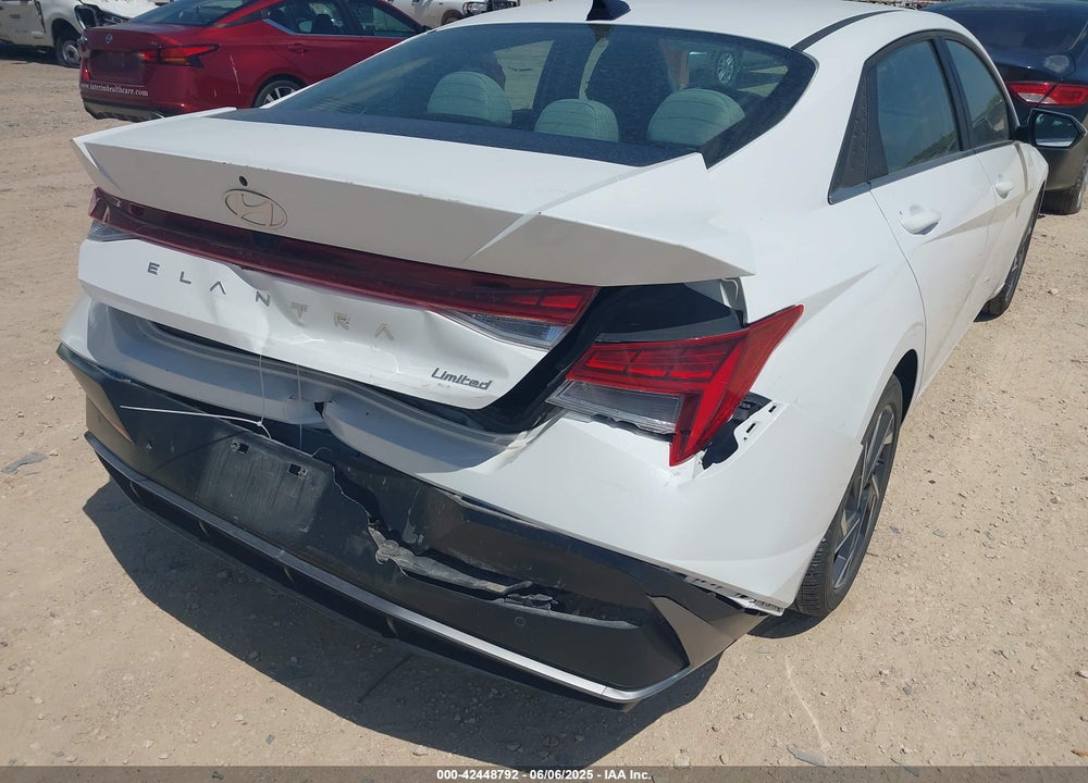 2024 HYUNDAI ELANTRA VIN: KMHLP4DG5RU815397