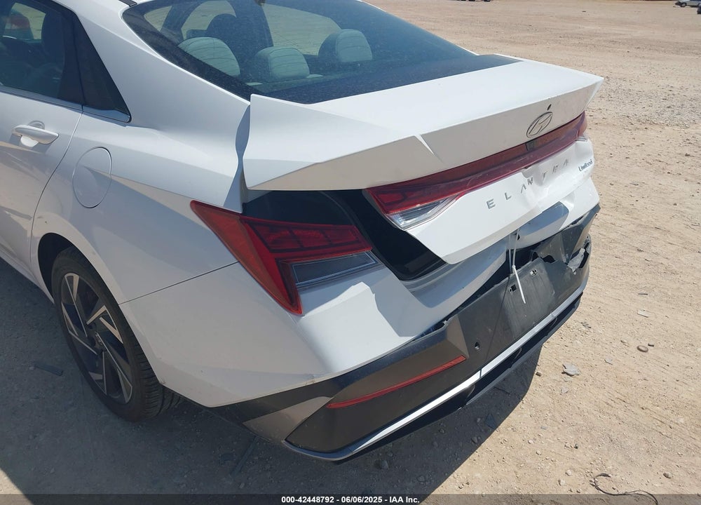 2024 HYUNDAI ELANTRA VIN: KMHLP4DG5RU815397
